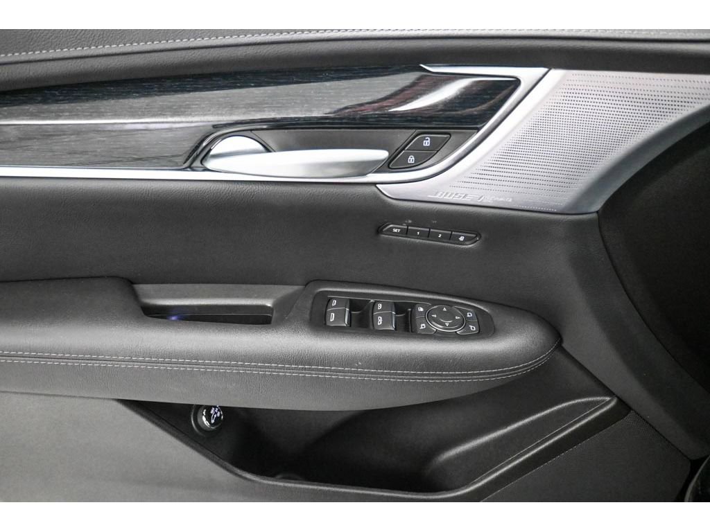 Certified 2025 Cadillac XT5 Premium Luxury image 28