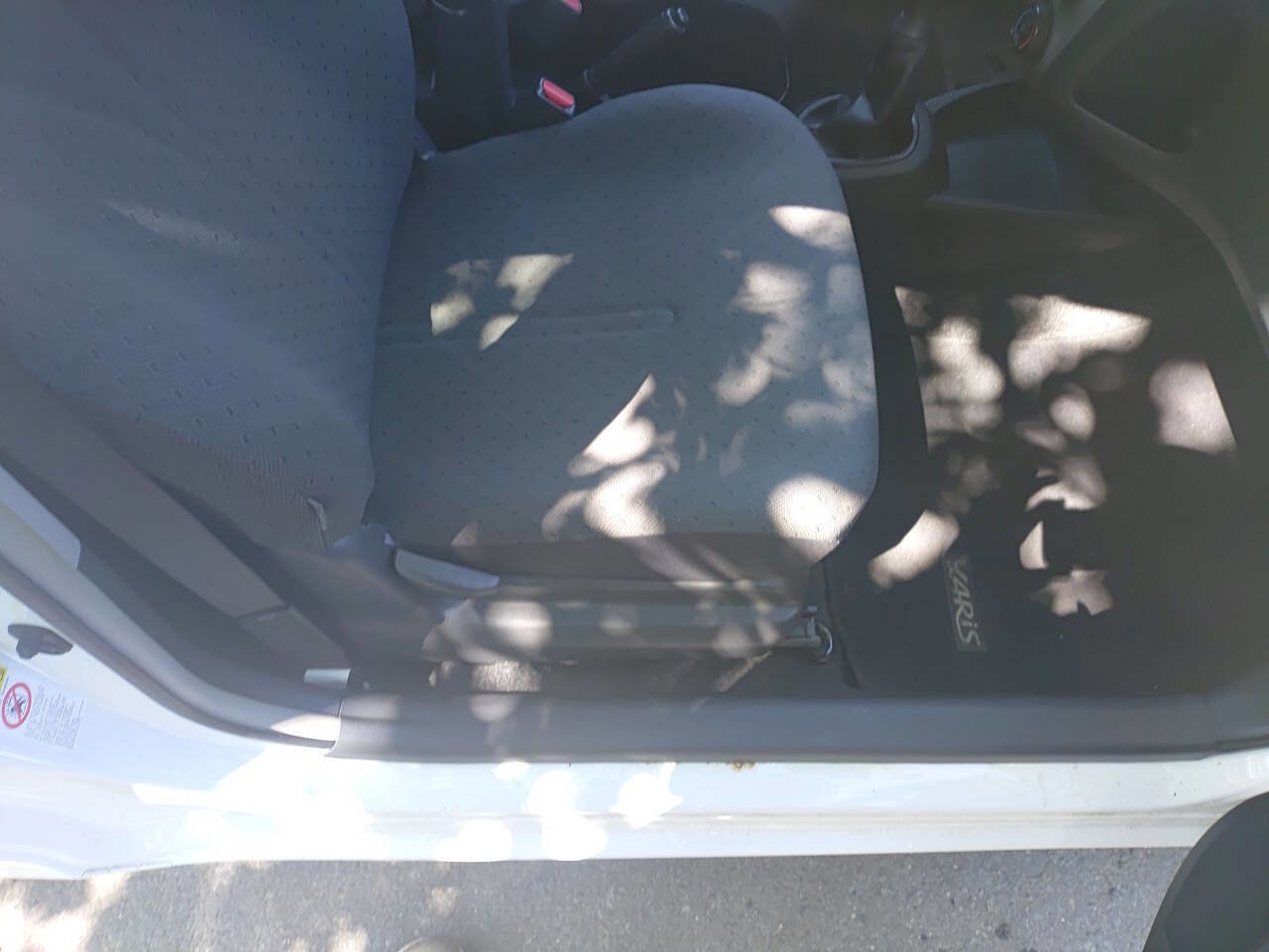 Used 2011 Toyota Yaris 2-Door Hatchback image 12