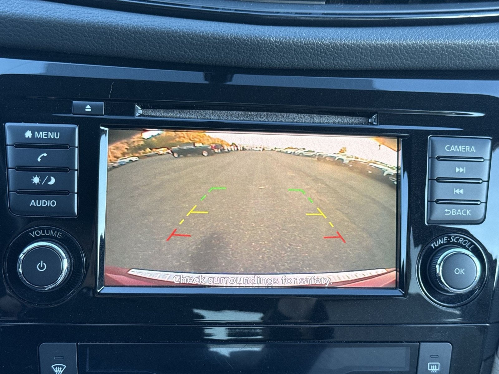 Used 2018 Nissan Rogue SV AWD/4WD image 20