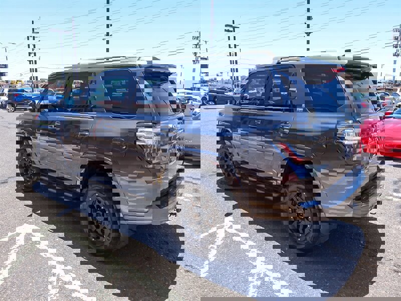 Used 2018 Toyota 4Runner SR5 Premium image 11