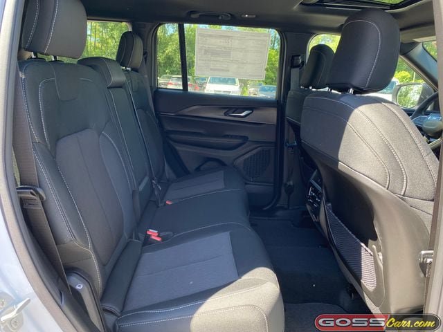 New 2026 Jeep Grand Cherokee Laredo X AWD/4WD image 7
