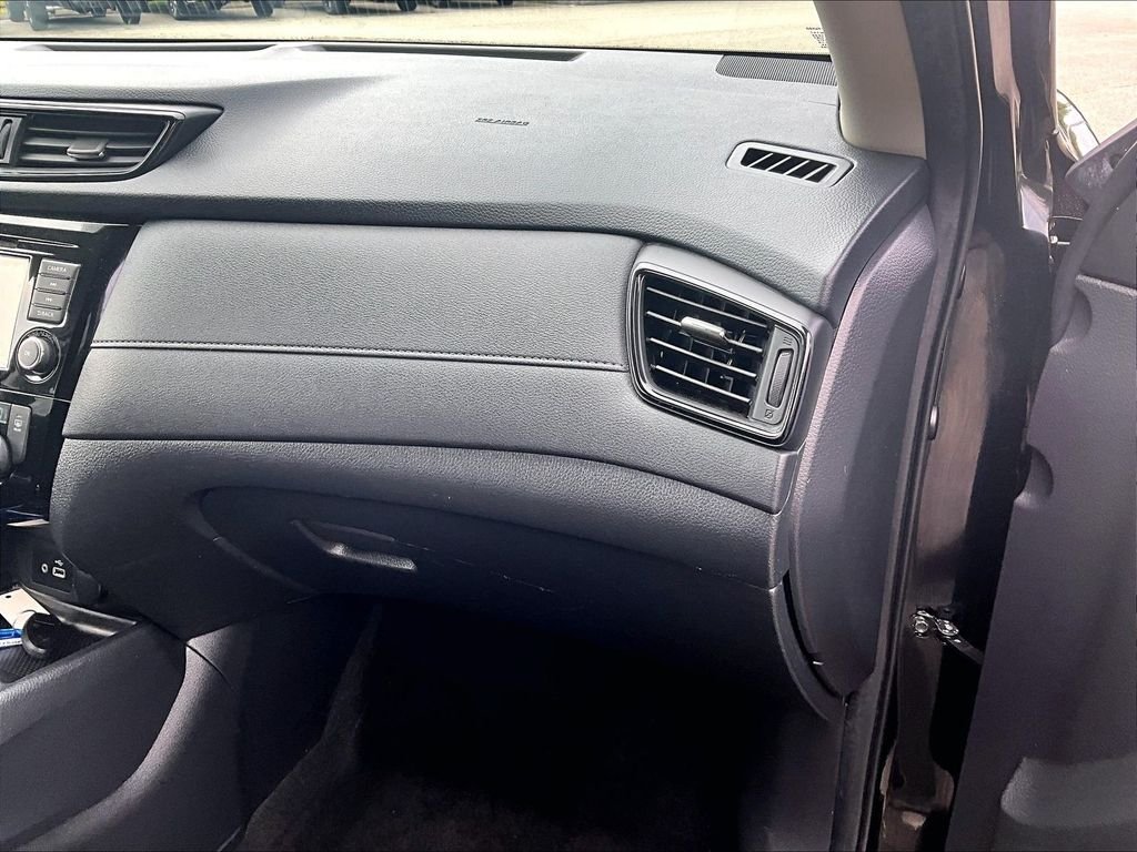 Used 2019 Nissan Rogue SV AWD/4WD image 13