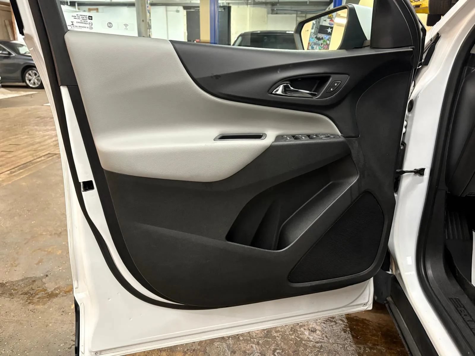 Used 2019 Chevrolet Equinox LT AWD/4WD image 15