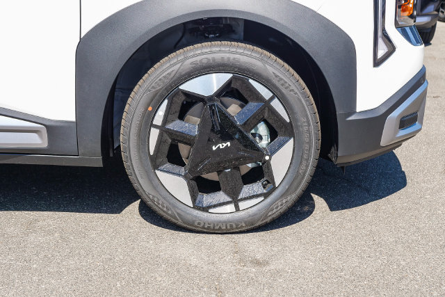 New 2027 Kia Seltos S FWD image 17
