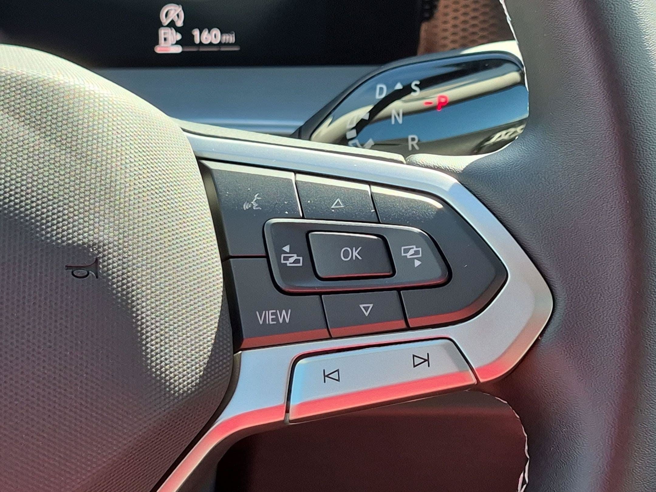 New 2026 Volkswagen Tiguan SE FWD image 19