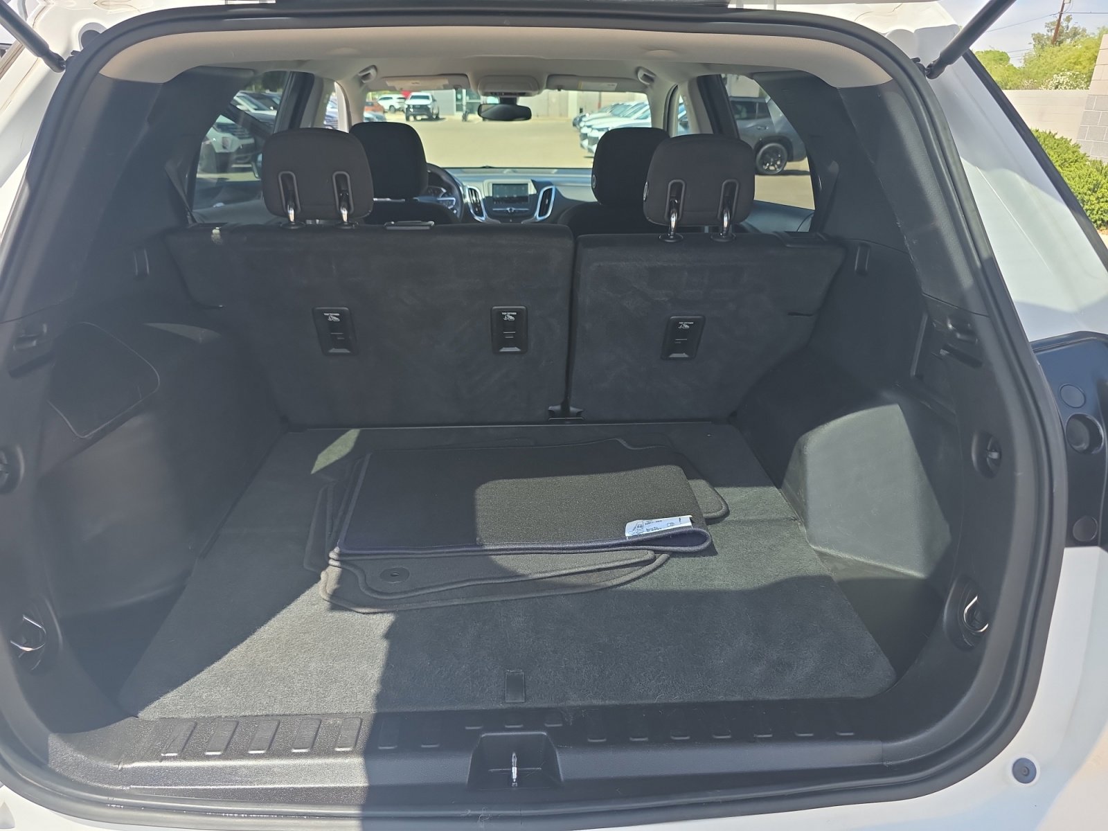 Used 2019 Chevrolet Equinox LT FWD image 34