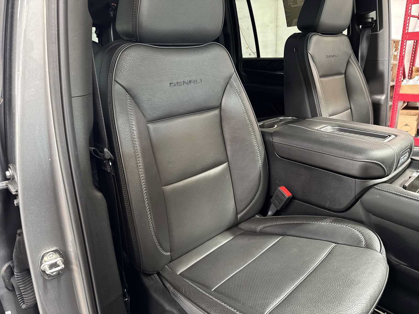Used 2024 GMC Yukon XL Denali AWD/4WD image 21