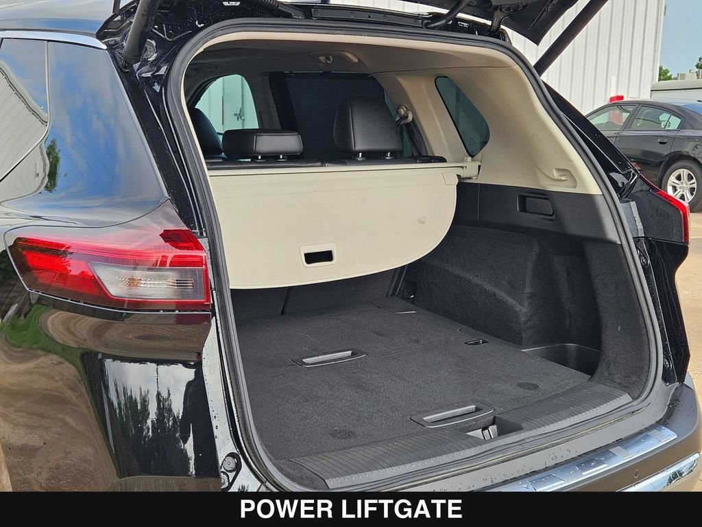 Used 2023 Nissan Rogue Platinum FWD image 36