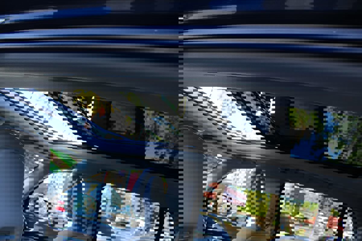 Used 2017 Volvo XC90 T6 Momentum w/ Vision Package image 29