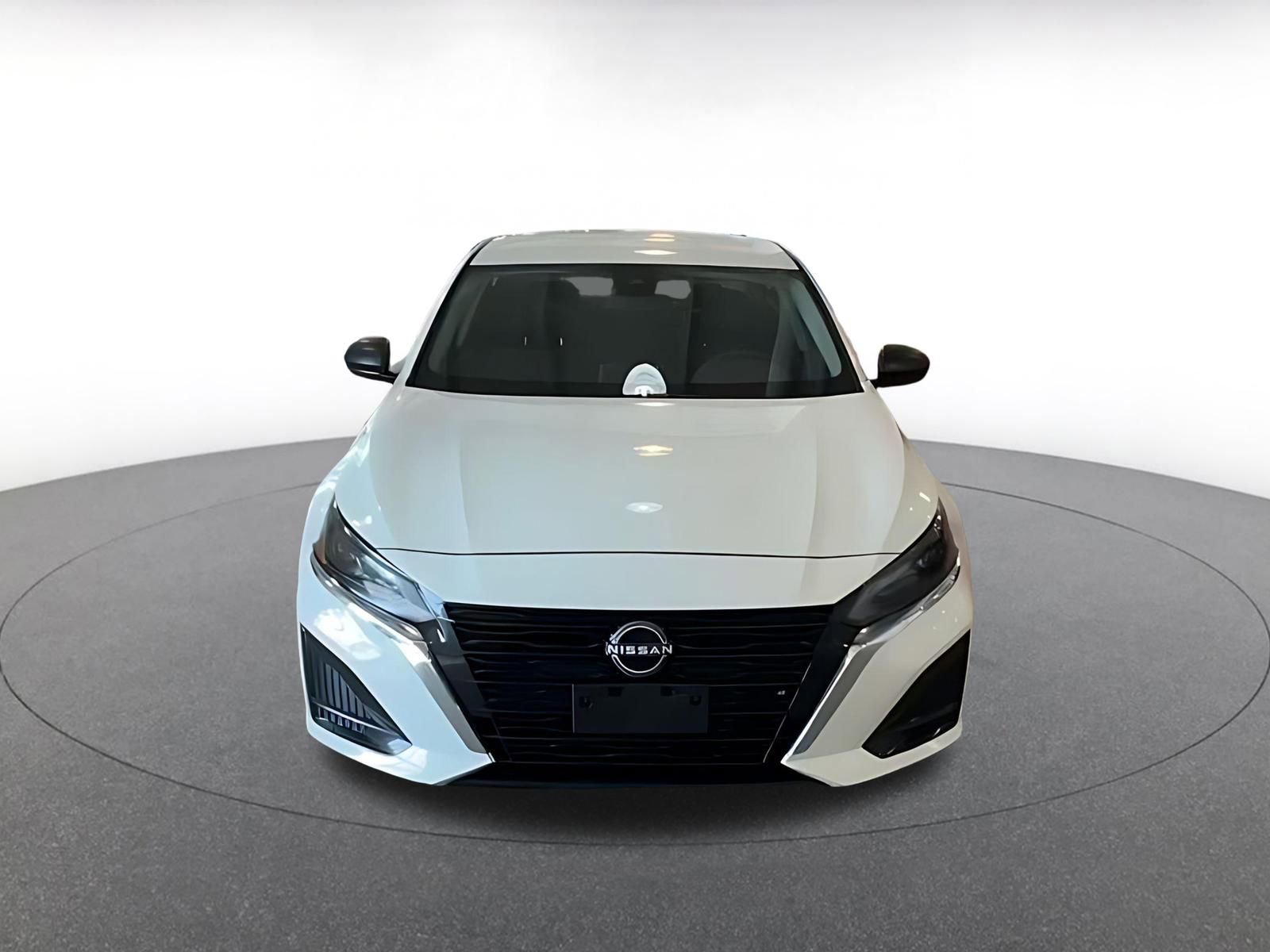 Used 2025 Nissan Altima 2.5 SV image 3