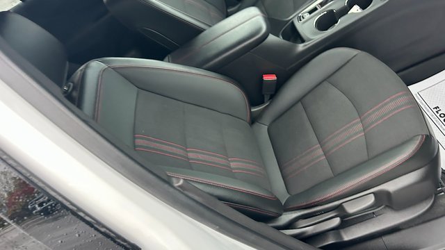Certified 2022 Chevrolet Equinox RS w/ LPO, Floor Liner Package image 45