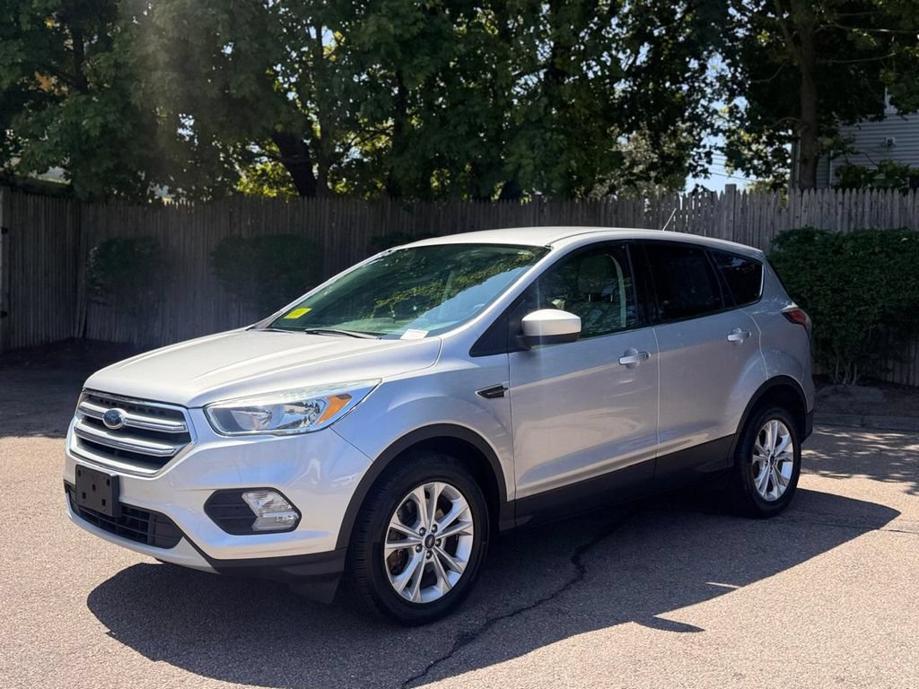 Used 2017 Ford Escape SE w/ SE Cold Weather Package AWD/4WD video 2