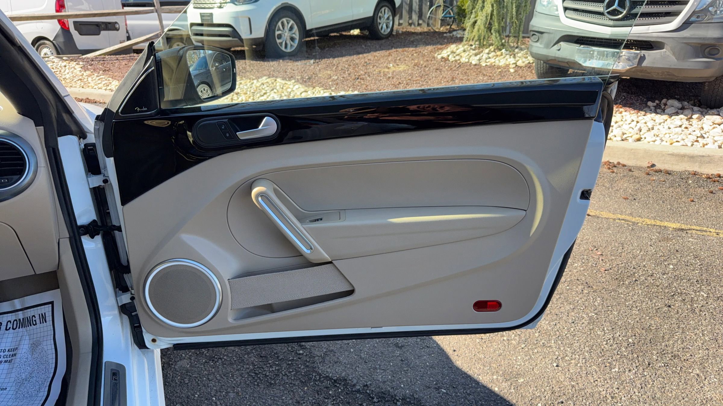 Used 2015 Volkswagen Beetle R-Line image 25