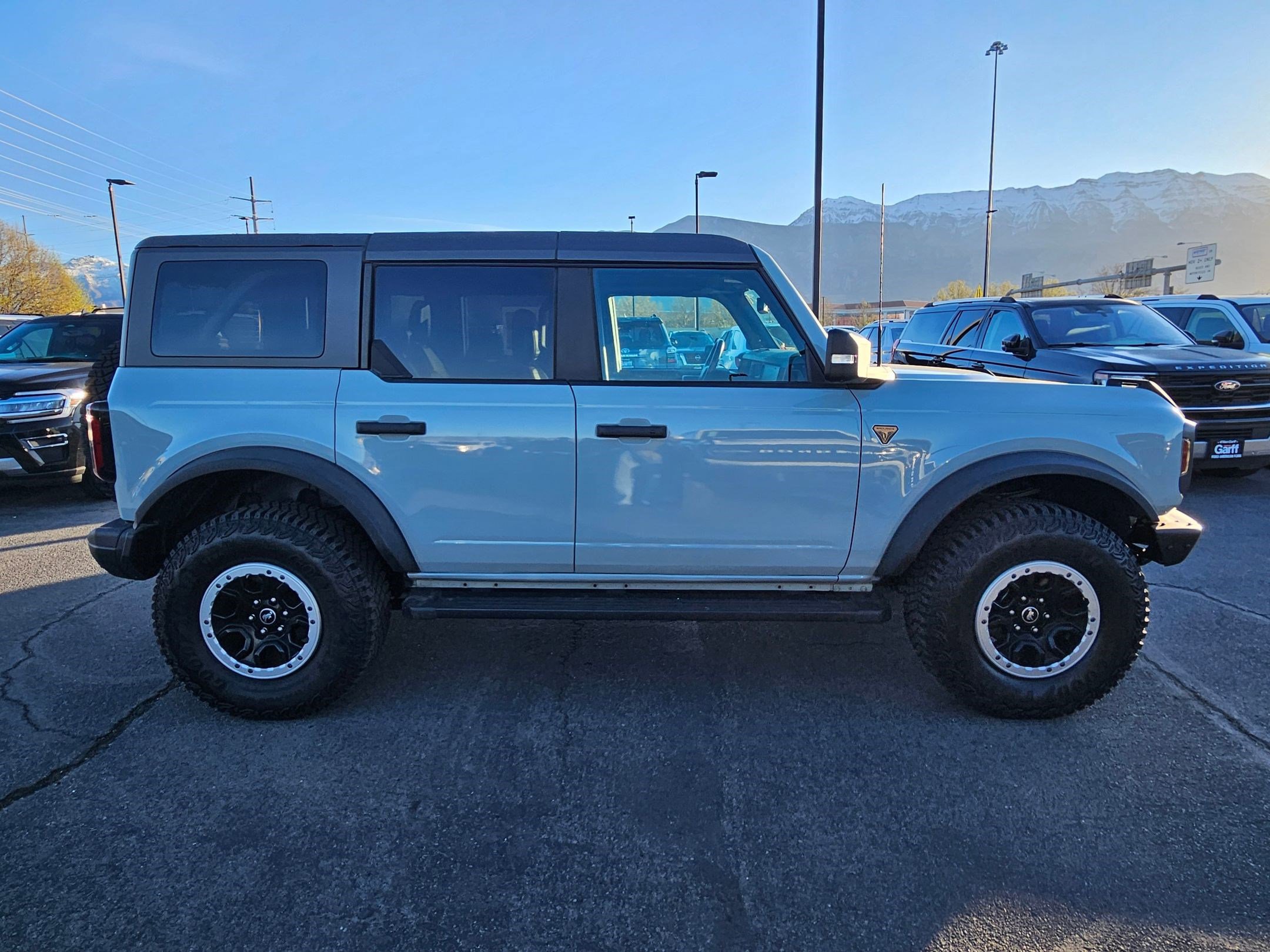 Used 2022 Ford Bronco Badlands image 2