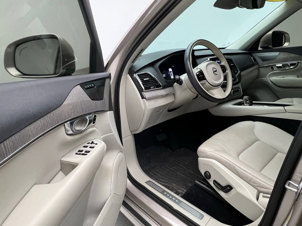 Used 2023 Volvo XC90 B6 Plus w/ Protection Package image 21
