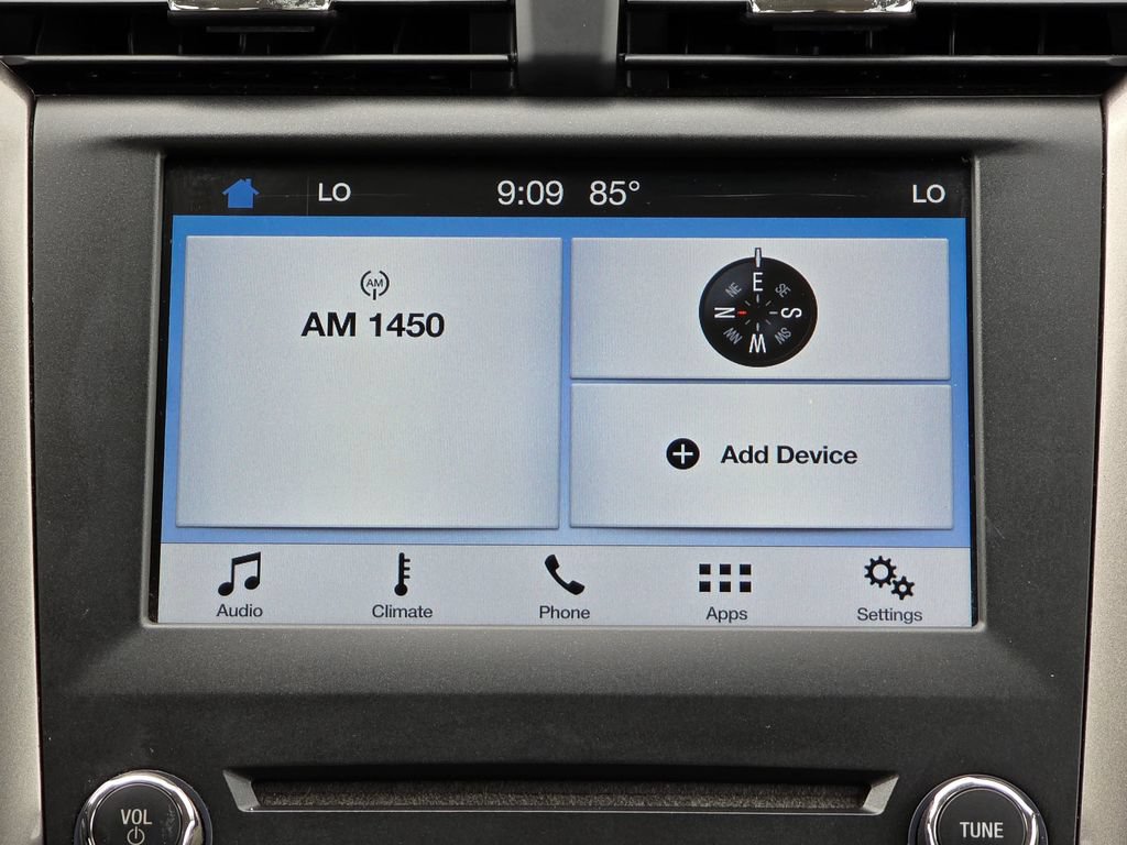 Used 2017 Ford Fusion SE w/ Fusion SE Technology Package FWD image 19