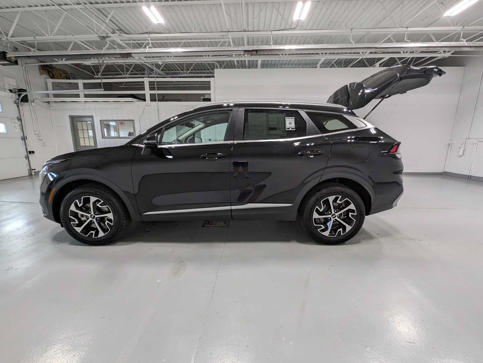 Certified 2023 Kia Sportage EX AWD/4WD image 12