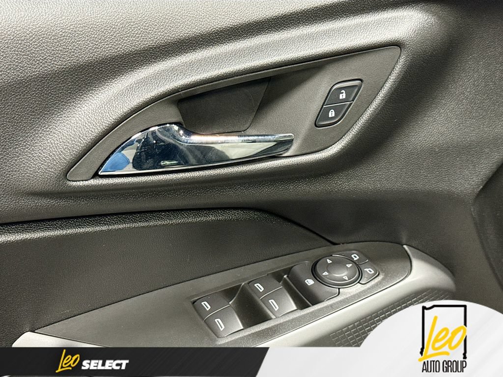 Used 2024 Chevrolet Trax LS w/ LS Convenience Package FWD image 20