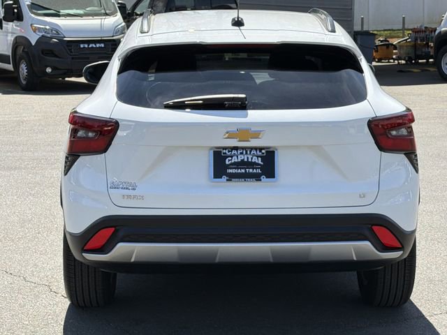 Used 2026 Chevrolet Trax LT w/ Sunroof Package image 12