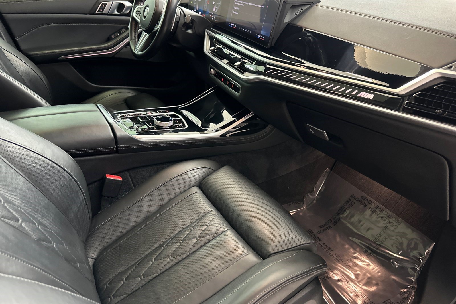 Certified 2025 BMW X7 M60i AWD/4WD image 32