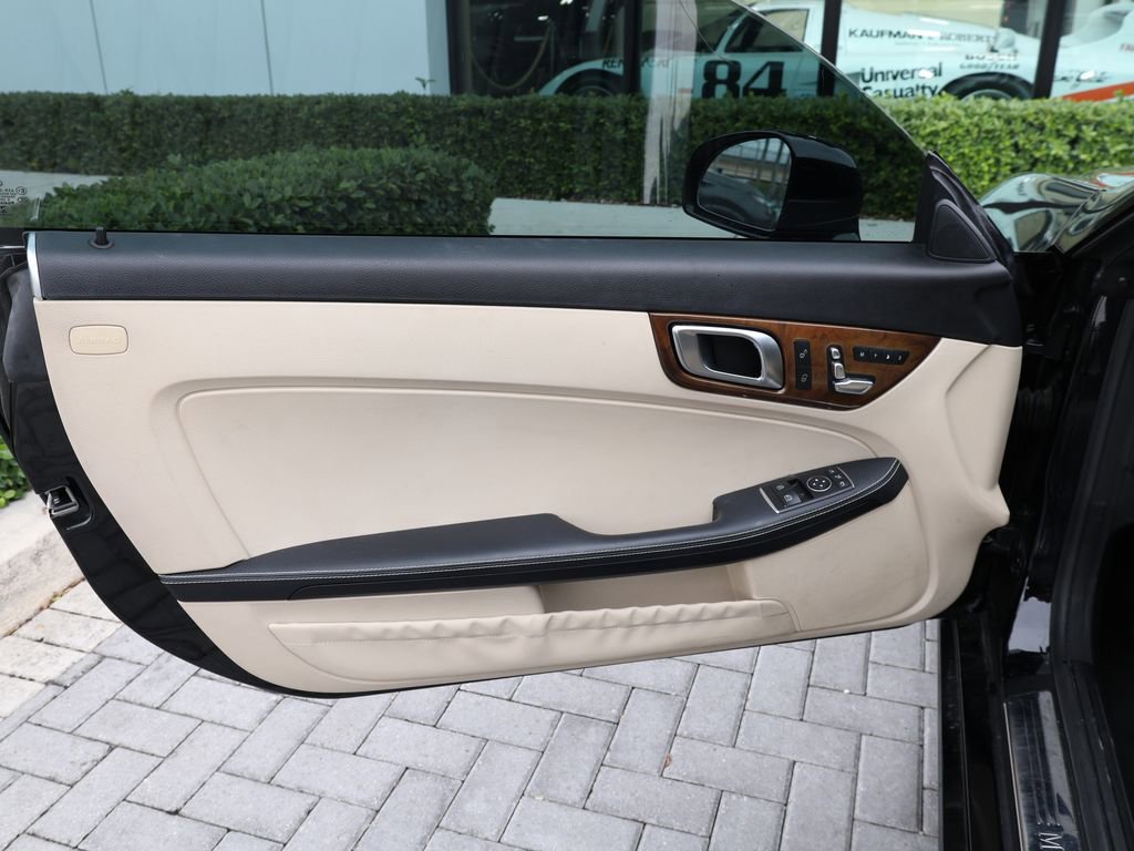 Used 2018 Mercedes-Benz SLC 300 image 11