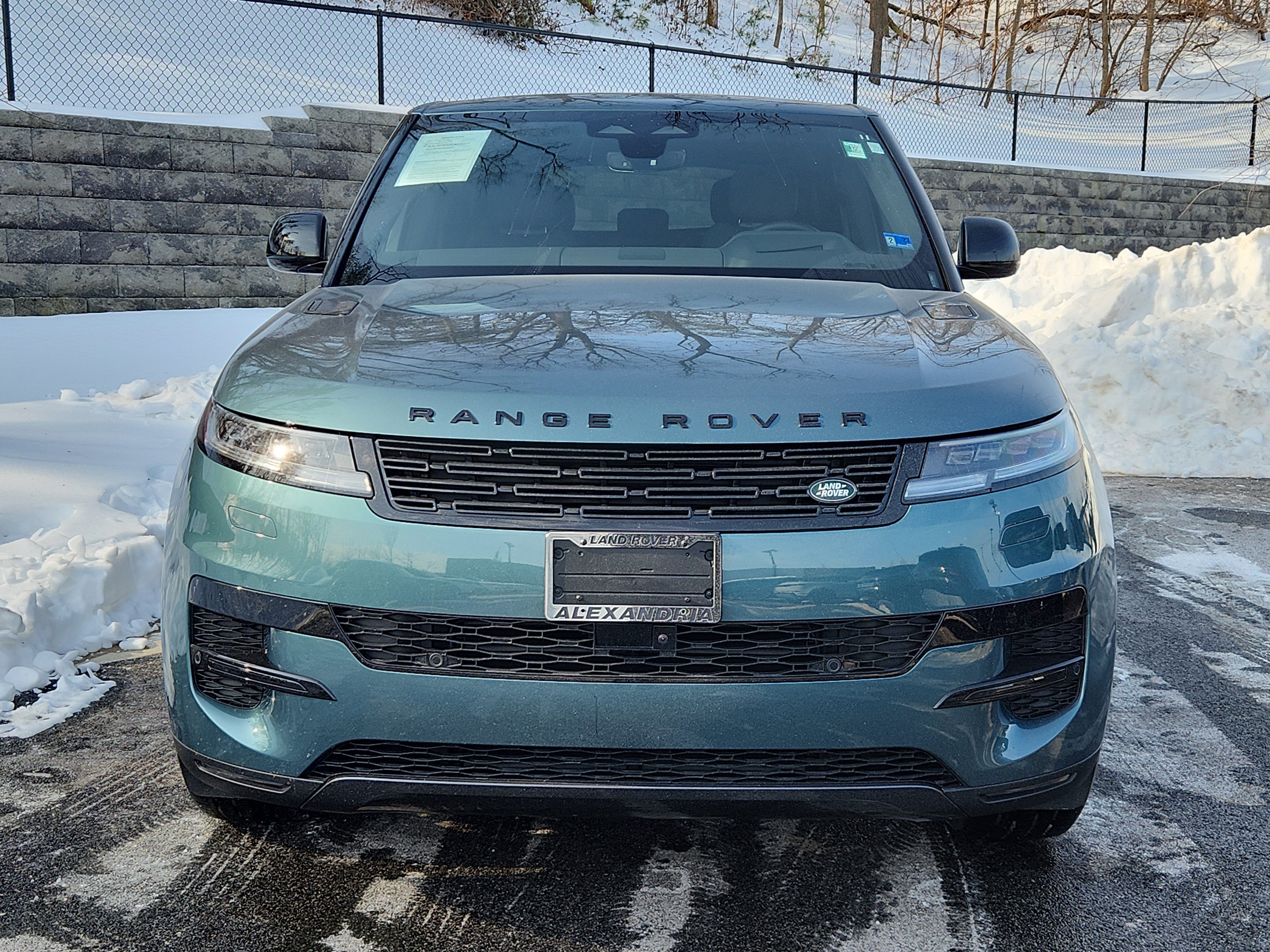 Used 2025 Land Rover Range Rover Sport SE image 8