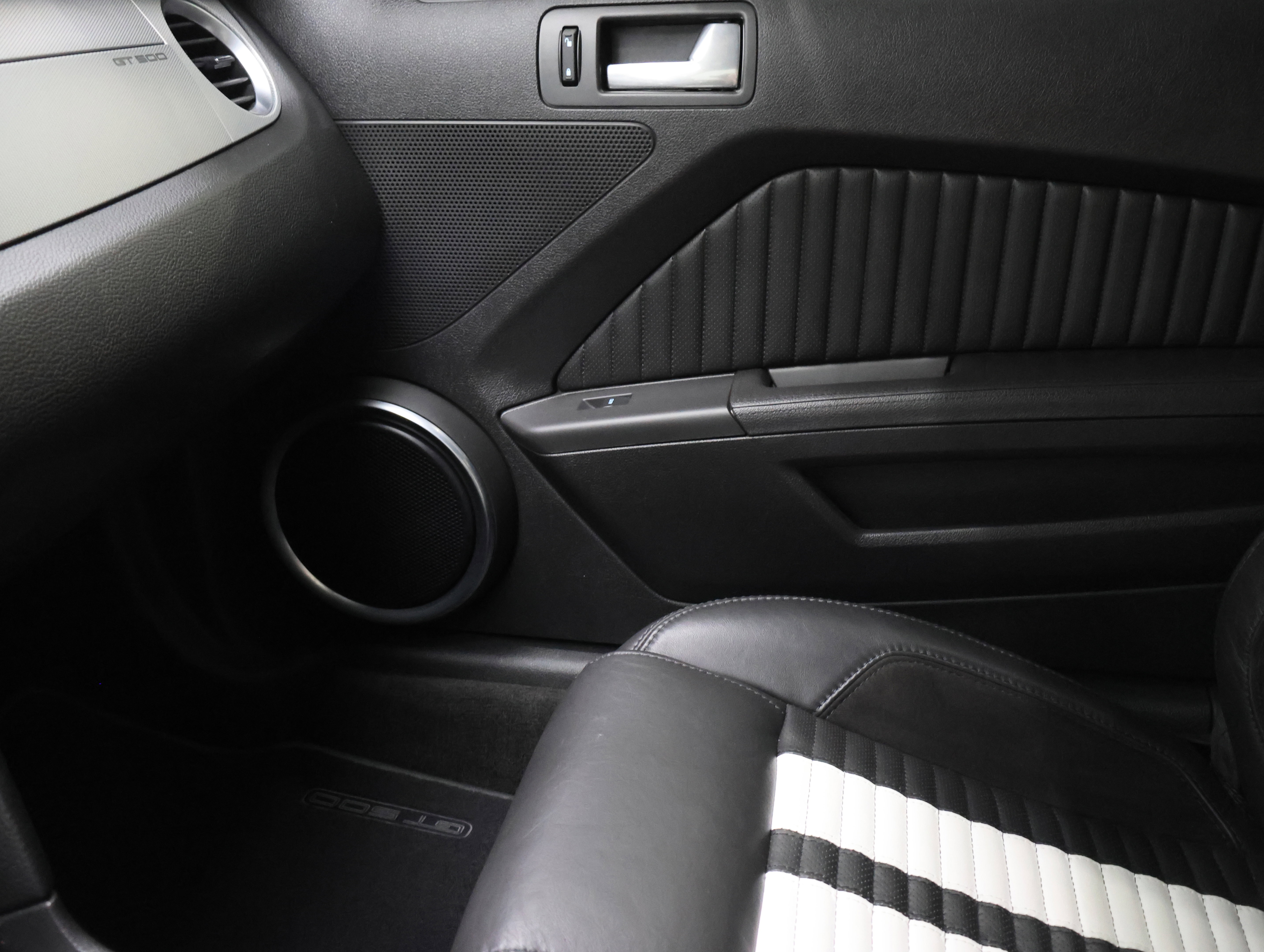 Used 2013 Ford Mustang Shelby GT500 RWD image 13