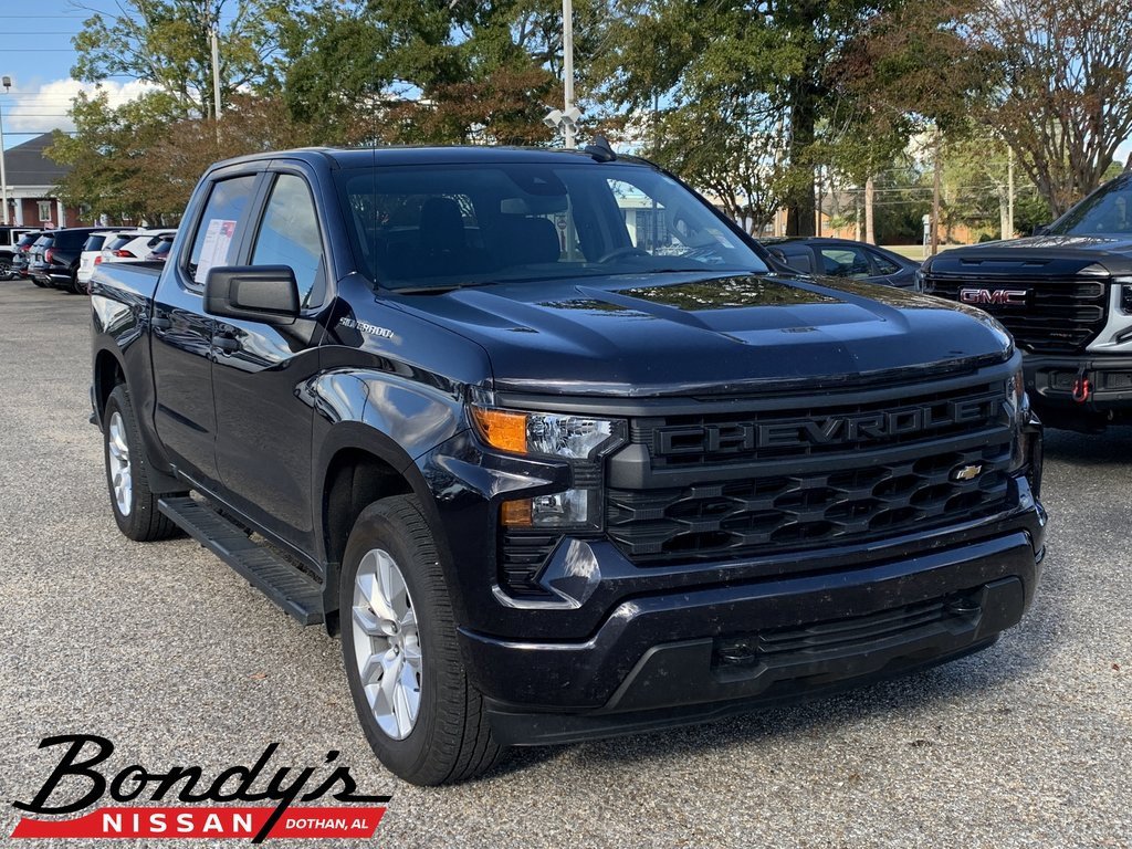 Used 2022 Chevrolet Silverado 1500 Custom image 1