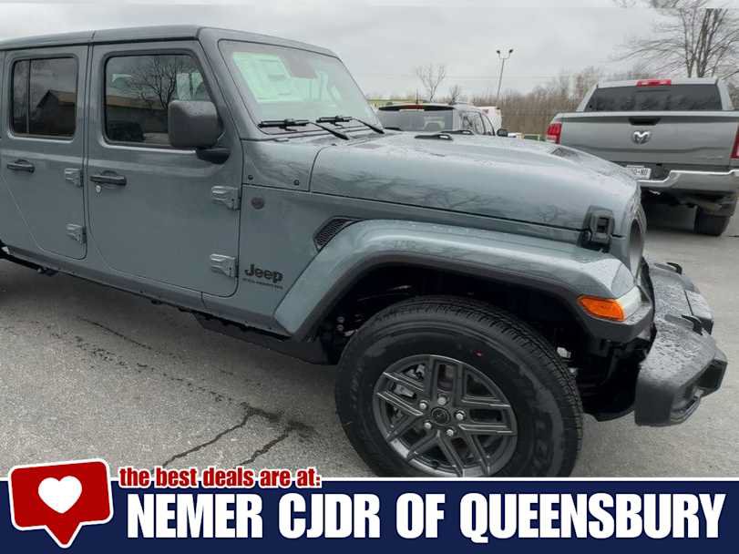 New 2026 Jeep Gladiator Sport AWD/4WD image 2