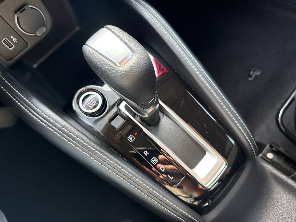 Used 2018 Nissan Kicks SV FWD image 28