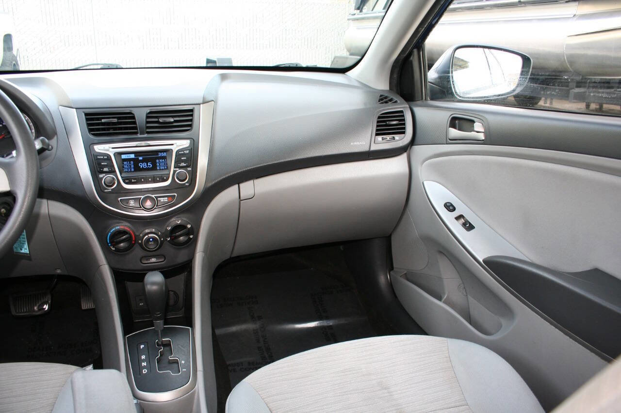 Used 2016 Hyundai Accent SE image 17