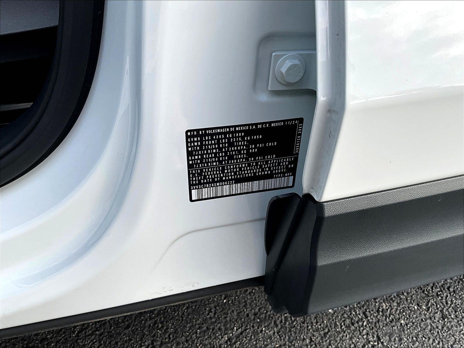 Used 2025 Volkswagen Taos SE FWD image 19