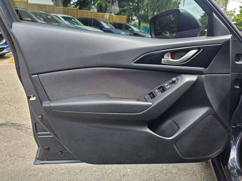Used 2014 MAZDA MAZDA3 i Touring FWD image 22
