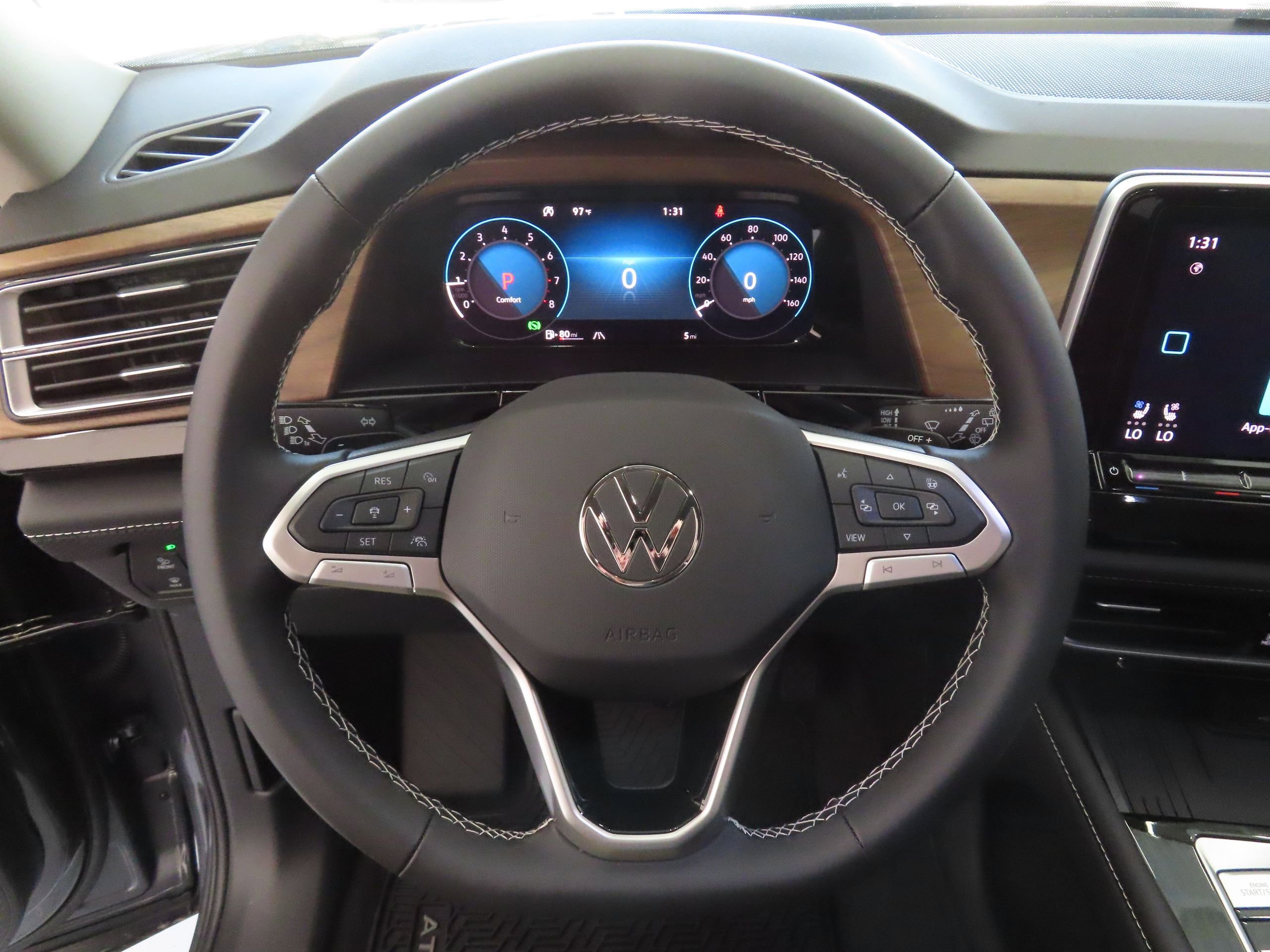 New 2025 Volkswagen Atlas SE FWD image 16