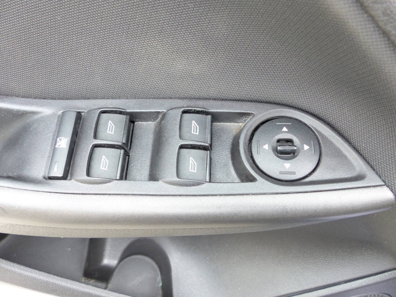 Used 2017 Ford Focus SEL FWD image 21