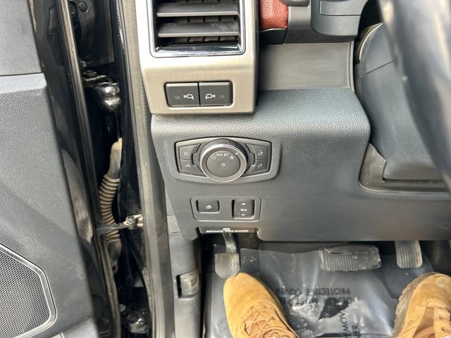 Used 2022 Ford F450 Platinum w/ FX4 Off-Road Package image 34