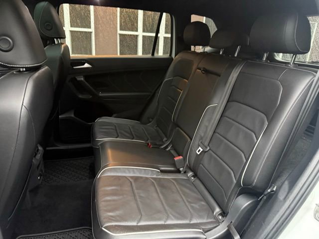 Used 2022 Volkswagen Tiguan SEL R-Line image 25