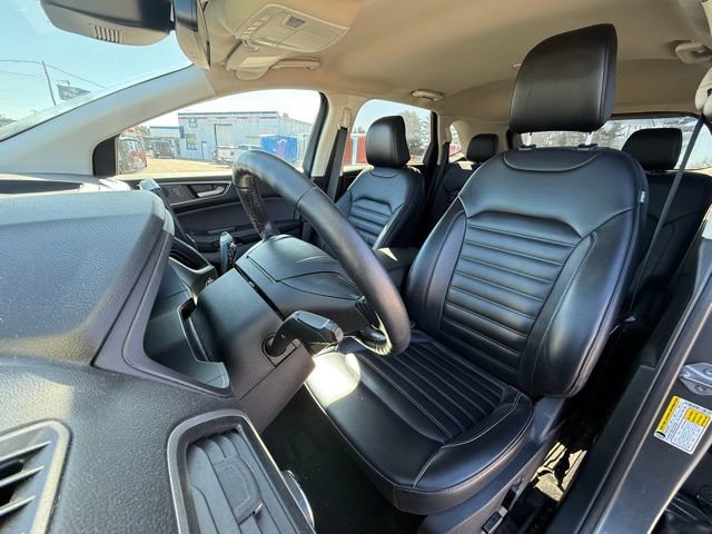 Used 2022 Ford Edge SEL w/ Convenience Package image 9