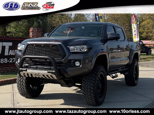 Used 2018 Toyota Tacoma SR5 AWD/4WD image 3