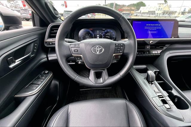 Used 2023 Toyota Crown Limited AWD/4WD image 8