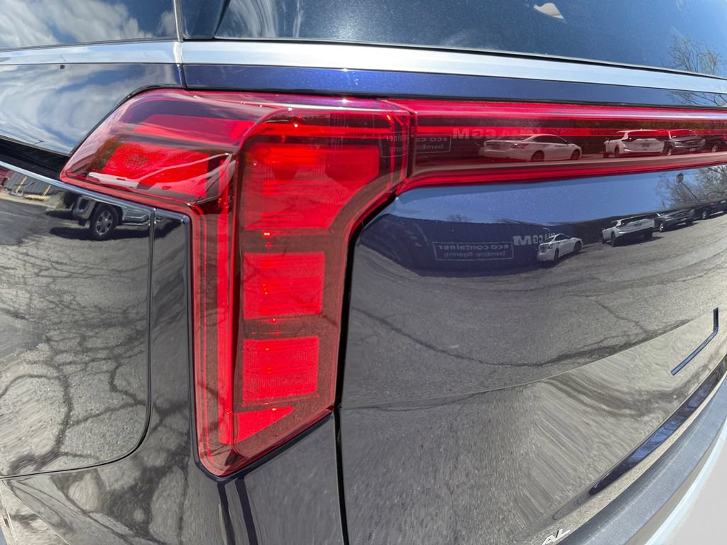 New 2026 Kia Carnival EX FWD image 21