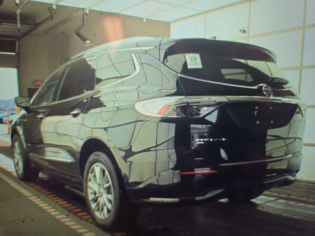 Used 2023 Buick Enclave Avenir w/ Avenir Technology Package image 4
