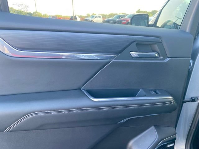 Used 2024 GMC Acadia Elevation w/ Luxury Package FWD image 28