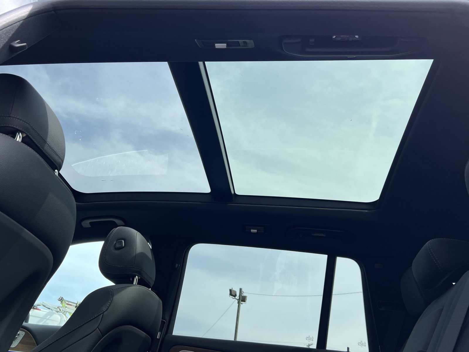 Used 2024 Mercedes-Benz GLS 450 4MATIC image 30