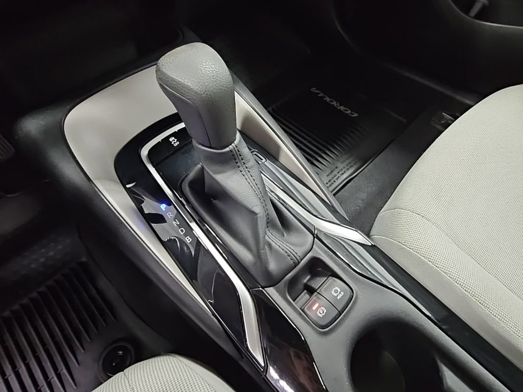 Used 2020 Toyota Corolla LE image 19