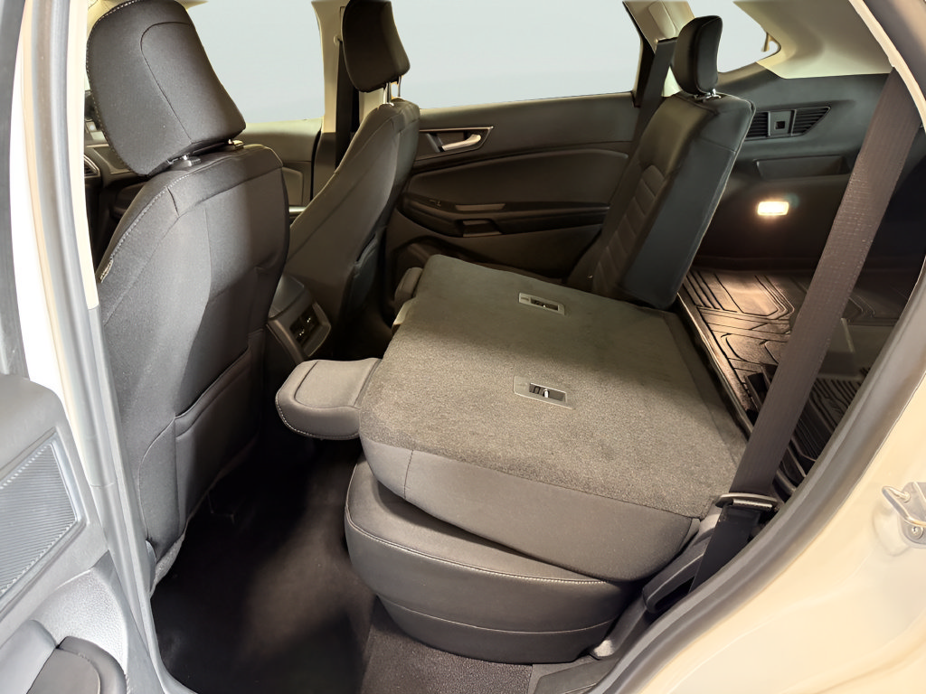 Used 2024 Ford Edge SE w/ Black Appearance Package AWD/4WD image 25