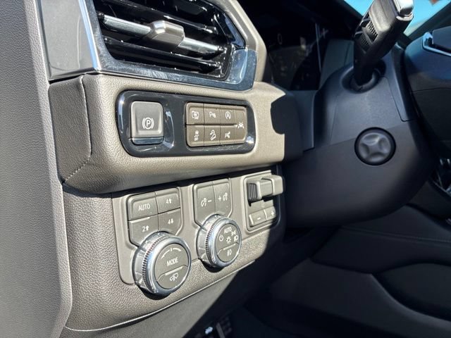 Certified 2026 GMC Yukon XL Denali w/ Denali Reserve Package AWD/4WD image 3