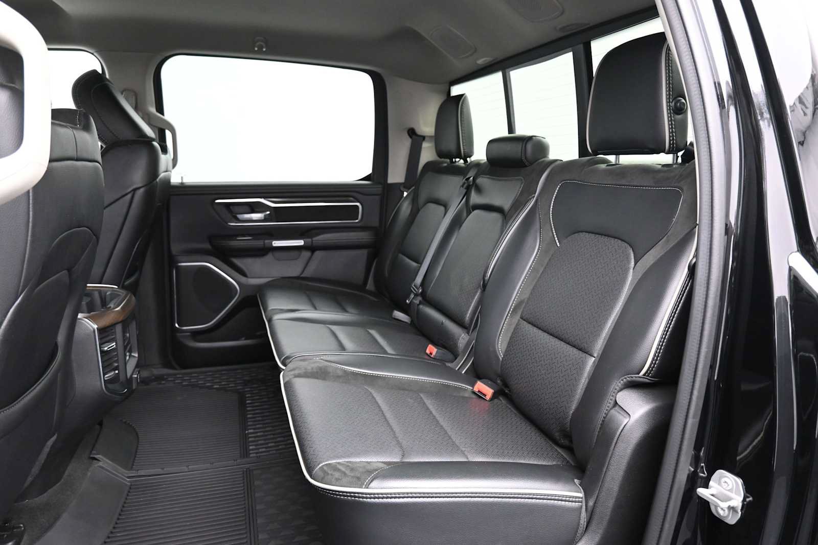 Used 2022 RAM 1500 Laramie AWD/4WD image 13