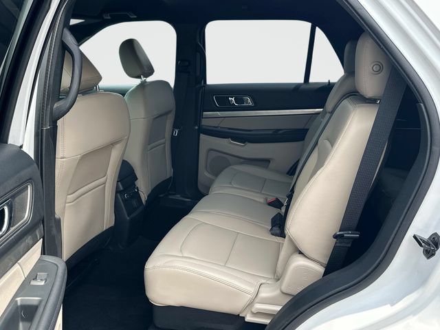 Used 2019 Ford Explorer XLT w/ Equipment Group 202A AWD/4WD image 16