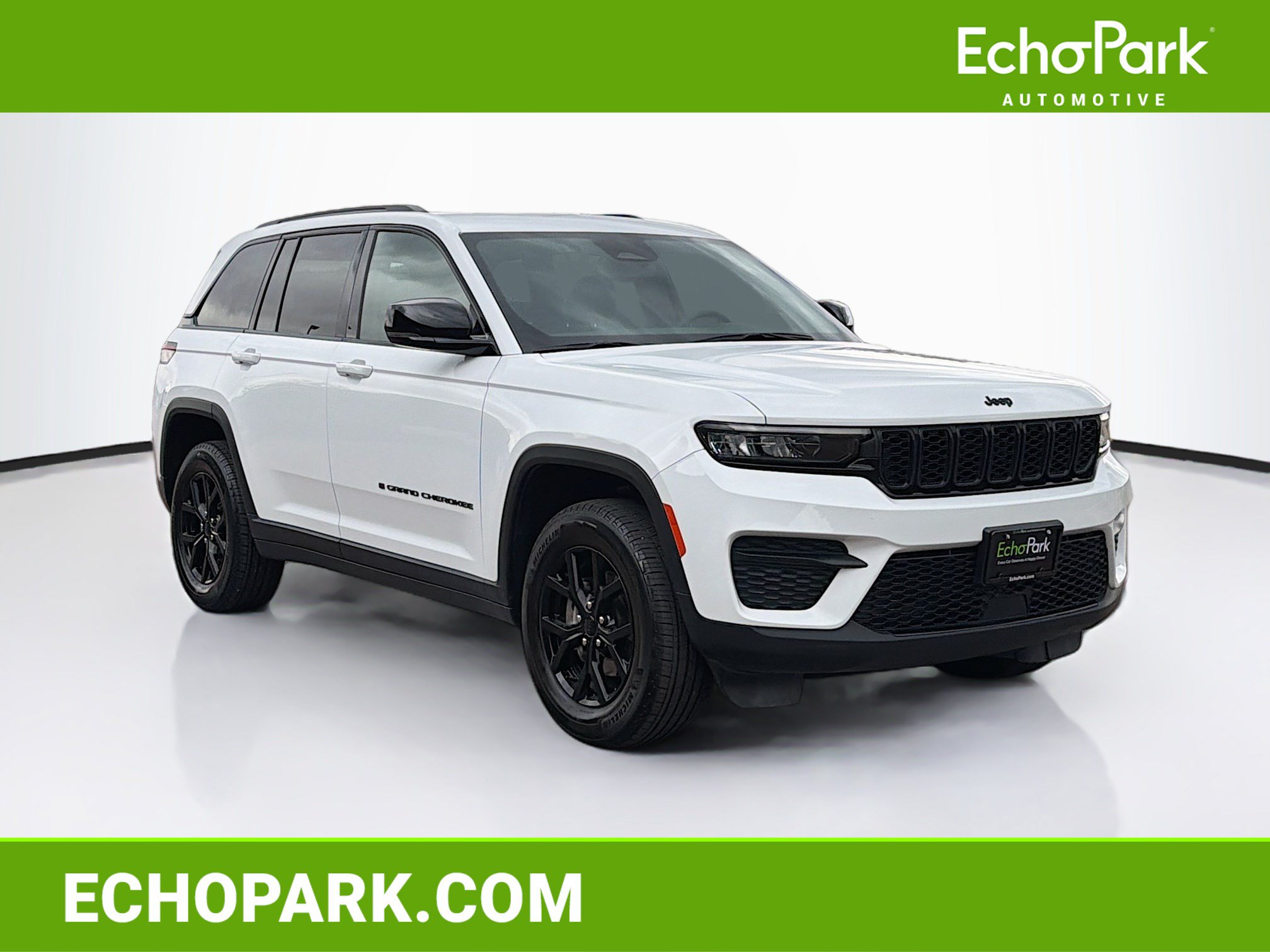 Used 2024 Jeep Grand Cherokee Altitude AWD/4WD image 1